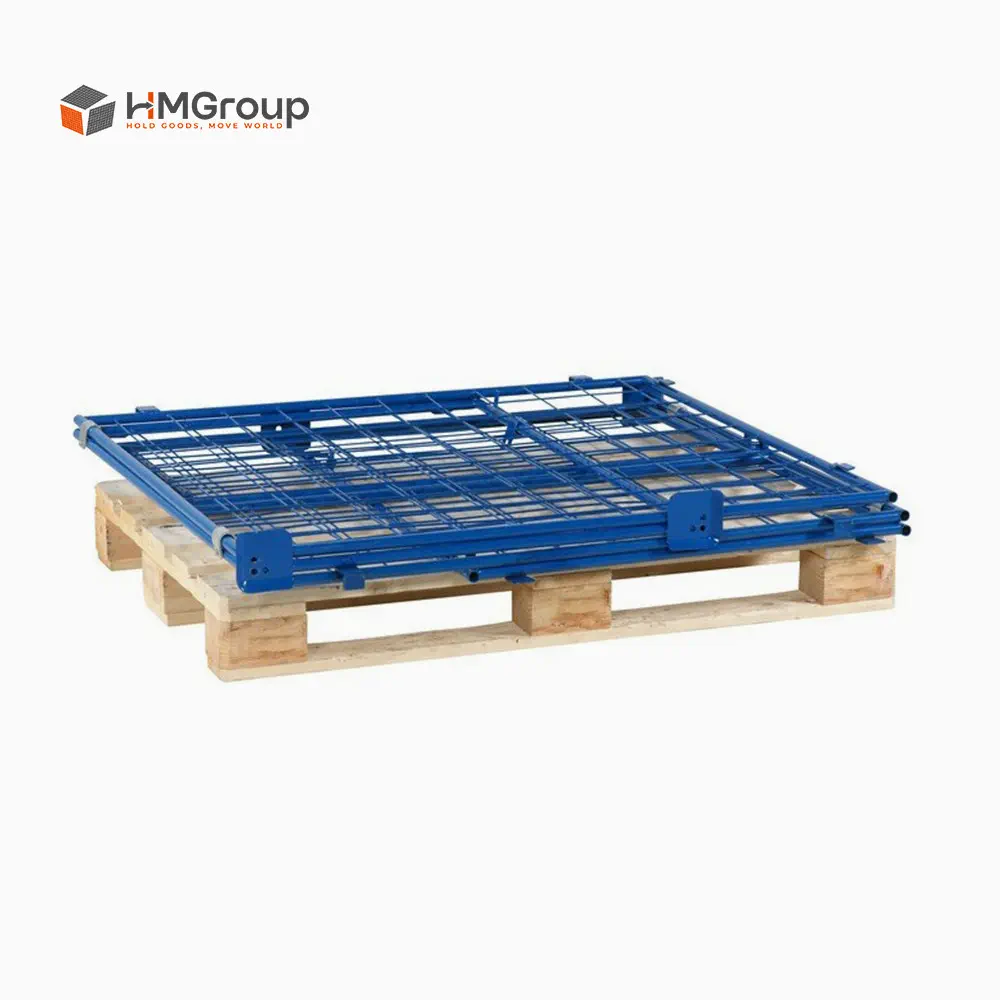 pallet container with wooden pallet